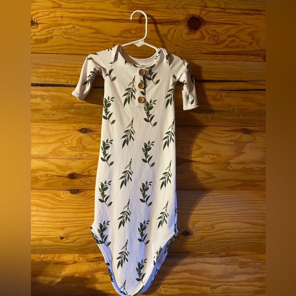 New without tags Caden lane eucalyptus knotted gown